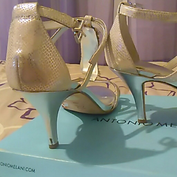 Elegant silver heels. - Picture 4 of 4